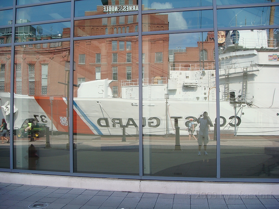 Baltimore [2009 July 02] 020.JPG - Scenes from Baltimore's Inner Harbor.